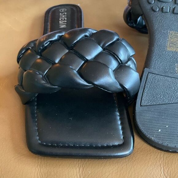 Black Puffy Braided Square Toe slides, 9
Totally on trend! - Picture 4 of 7